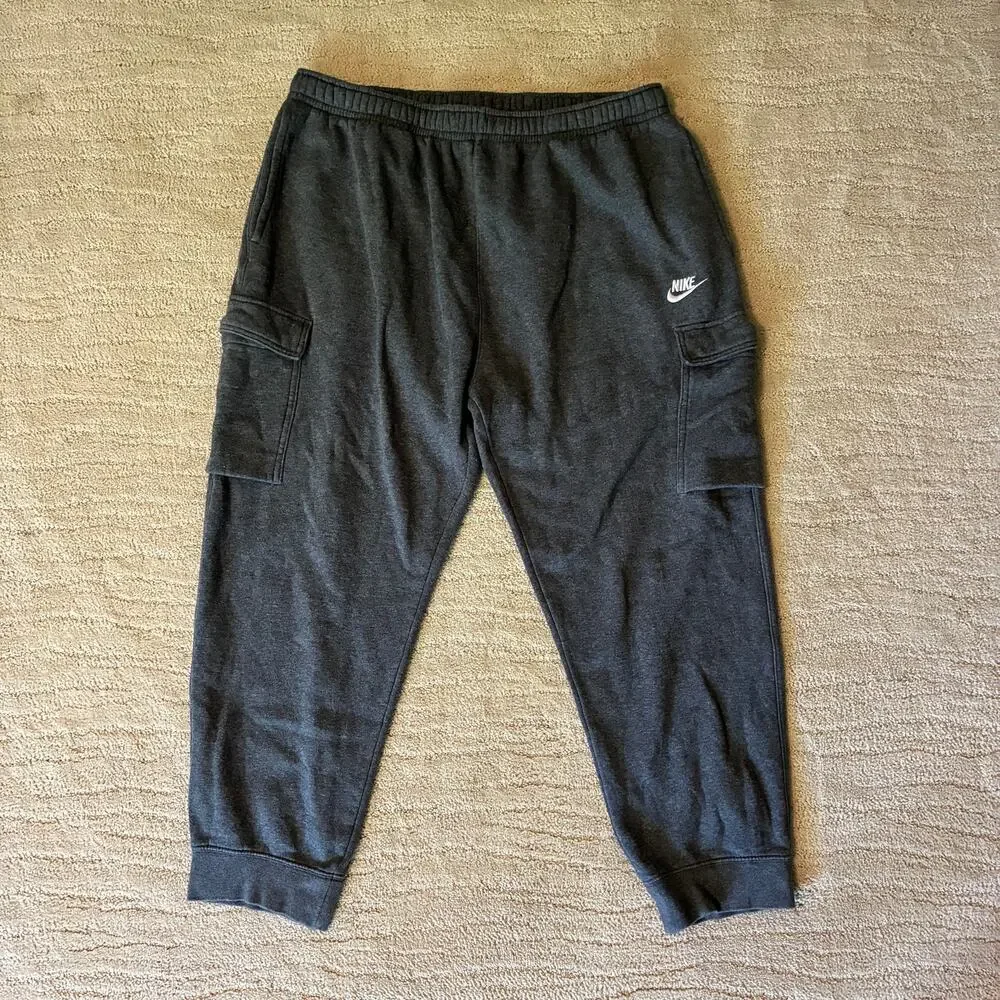 Nike Club Mens 2XL Dark Grey Cargo Sweat Pant Fleece Joggers Loungewear Athletic